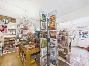 Retail space- click for photo gallery